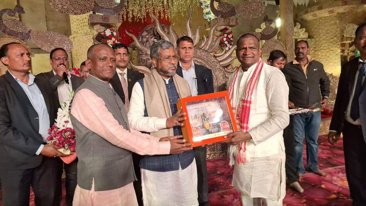 चिटाही धाम में श्रीराम महायज्ञ का भव्य आयोजन: पूर्व मुख्यमंत्री बाबूलाल मरांडी समेत कई नेता रहे उपस्थित